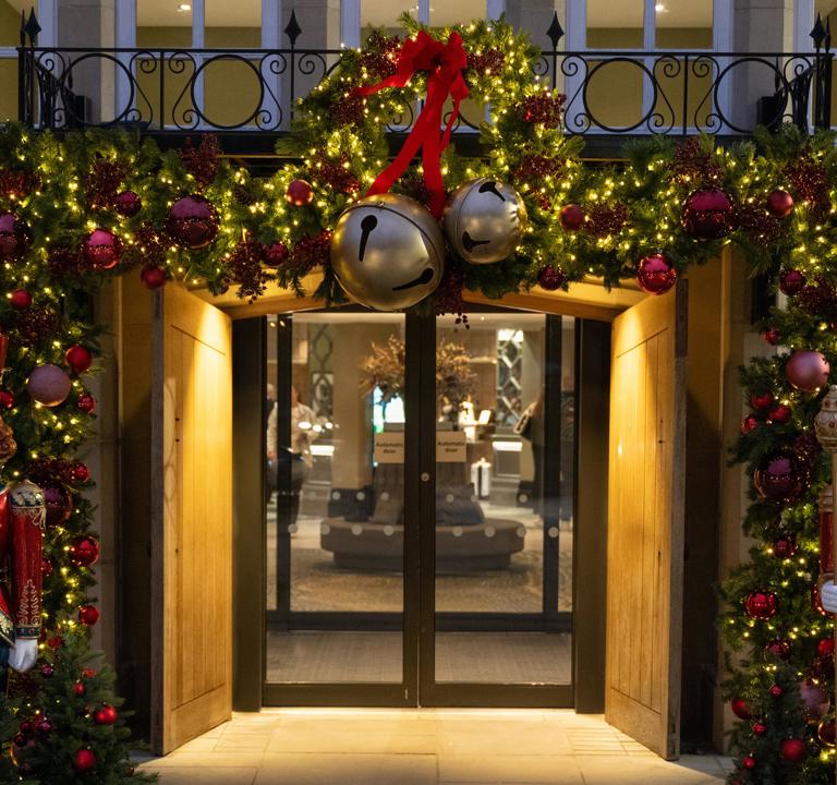 Belfry Dec 24 Amy Murrell 47 (Wecompress.Com)